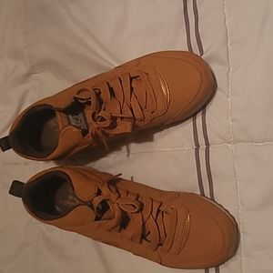 Skechers Tennis Shoe